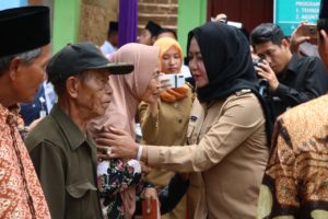 Bupati Hj.Winarti.SE.MH Melakukan Kunjungan Kerja Ke PONPES Darul Islah di Kecamatan Banjar Margo