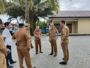 Bupati Agus Istiqlal Mengecek Kesiapan Kantor Polres Sementara Pesisir Barat