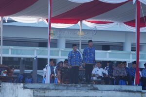 Wabup Pesibar Pimpin Upacara Paripurna Bulanan
