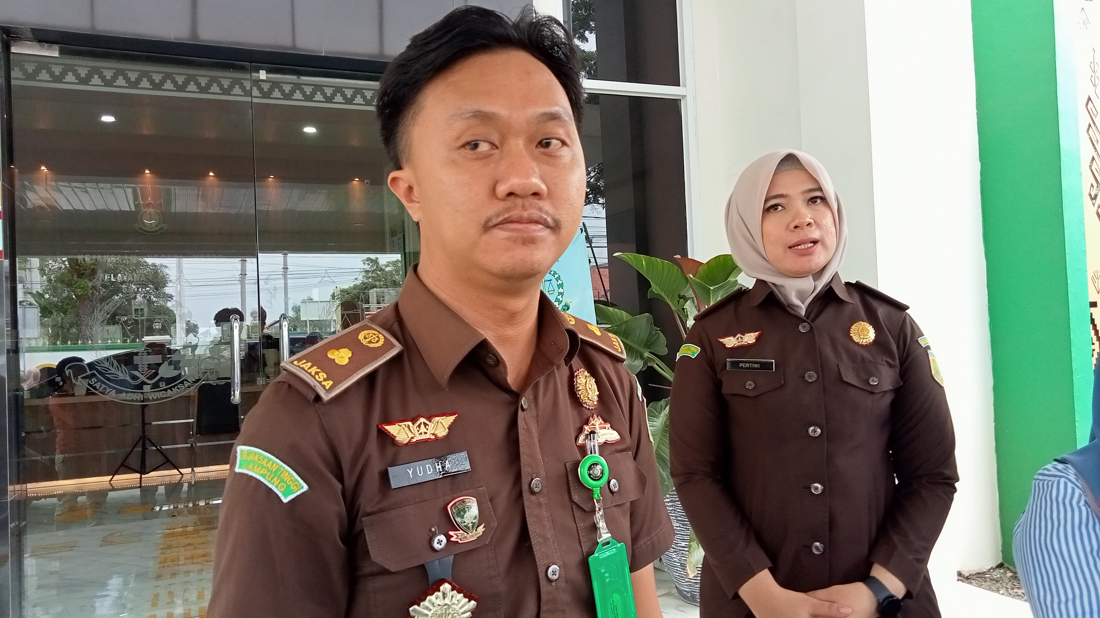 Kejari Metro Terima Berkas Perkara Tipu Gelap Tersangka Kadis Perkim