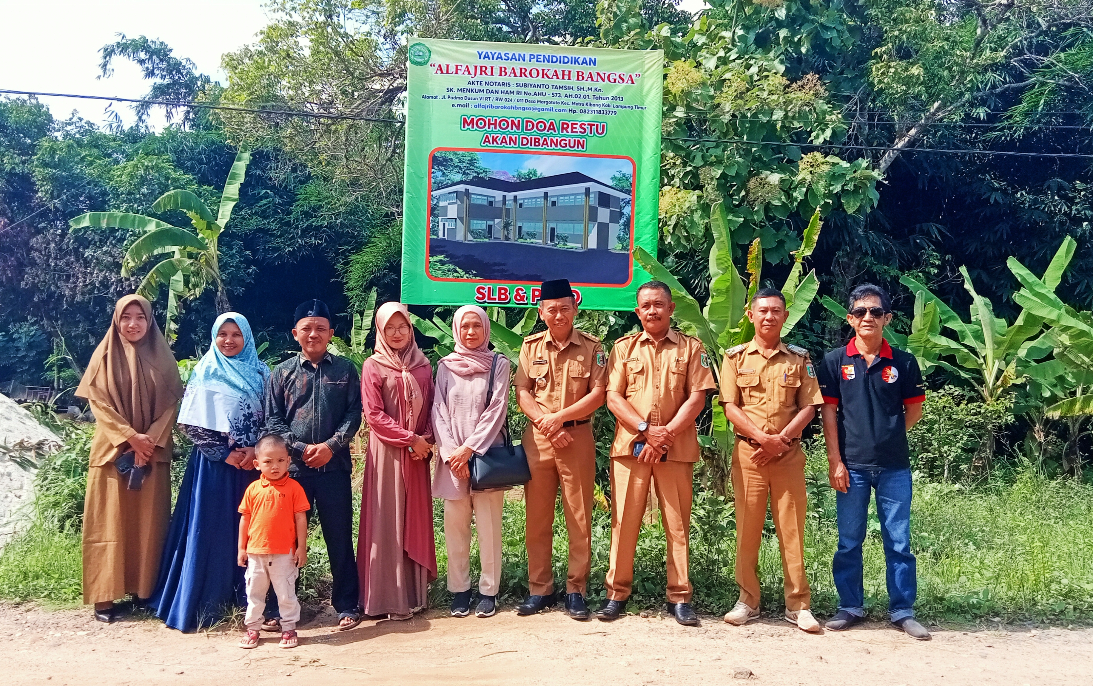 Camat Metro Kibang Awali Peletakan Batu Pertama 