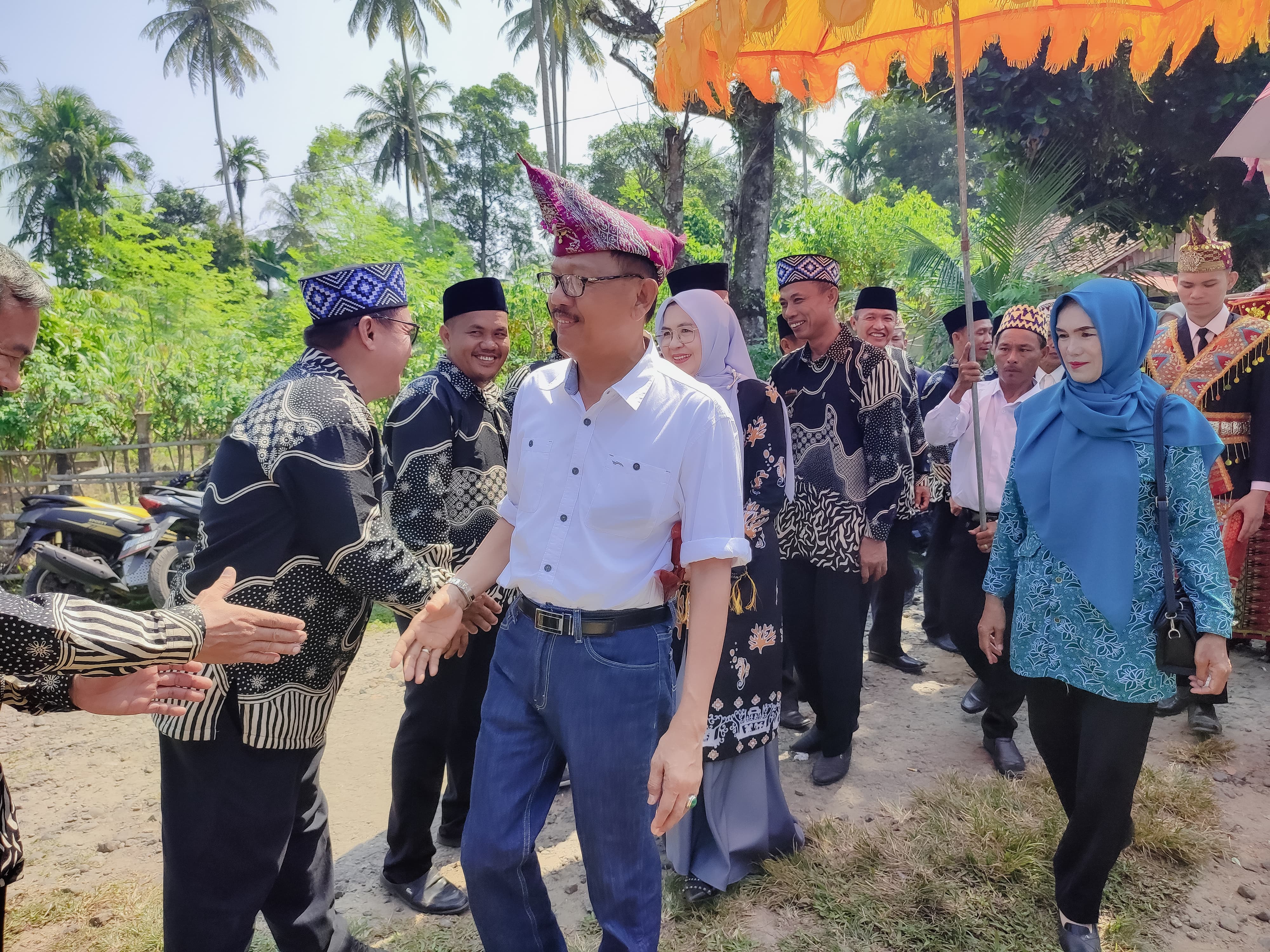 Bupati Pesibar  Hadiri Tasyakuran HUT Pekon Biha Ke-354 Tahun