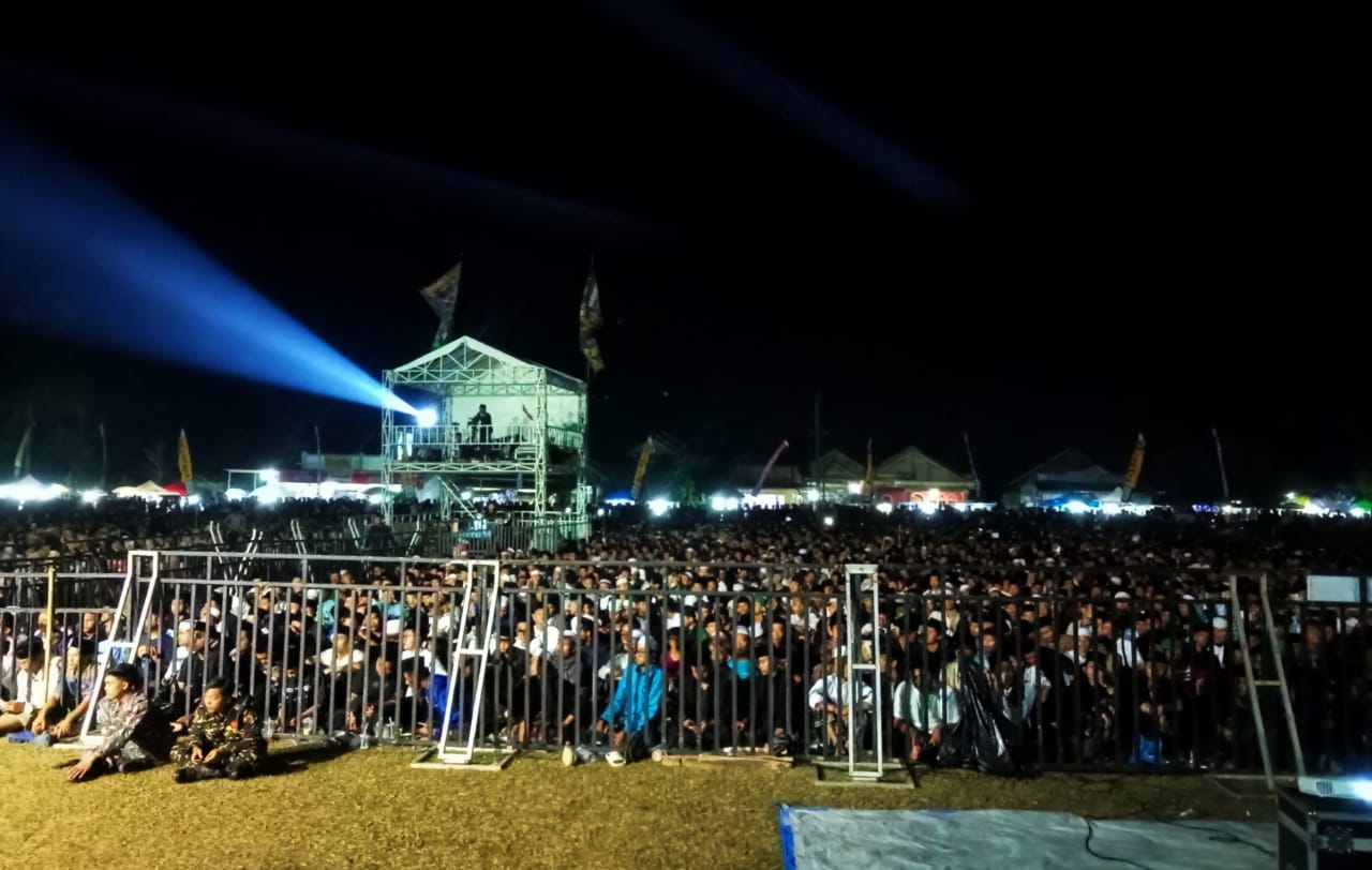 PSHT Bersholawat, Ribuan Warga Penuhi Lapangan Margototo 