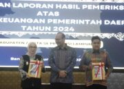 Plt. Bupati Way Kanan Ayu Asalasiyah Terima Opini WTP Ke-15 Kali Secara Berturut-turut, Bukti Komitmen Tata Kelola Keuangan Pemkab Way Kanan