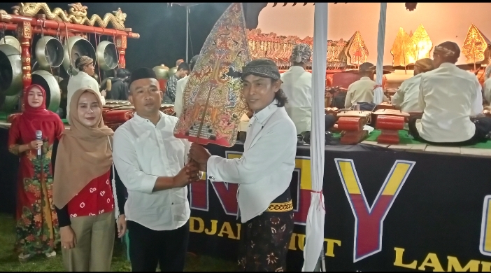 Pagelaran Wayang Kulit Meriahkan Hut Desa Kibang Ke -76