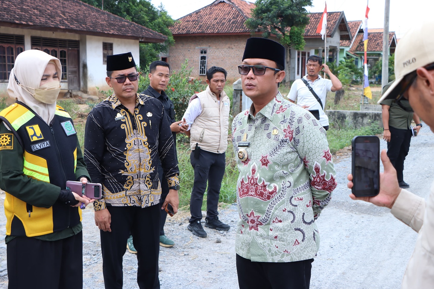 Bupati Ardito Wijaya bersama Dinas BMBK Lamteng Tinjau Progres Pelebaran Ruas Jalan Rumbia-Bumi Nabung