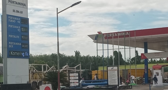 Diduga Petugas SPBU di Oki Main Mata Dengan Pengecor