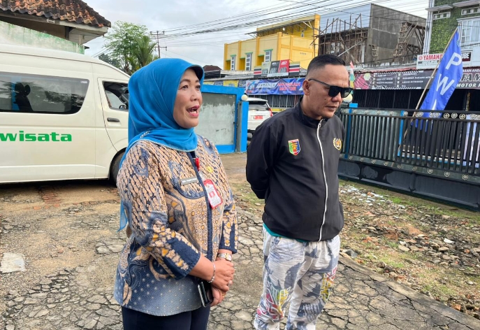 Pj Sekda Lampura Lepas Kontingen PWI Menuju HPN 2026 di Banten