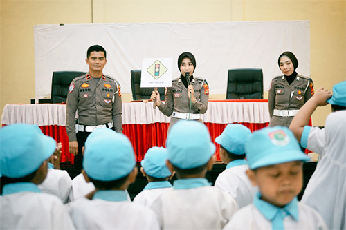 Vibes Positif di Mapolres Lamteng, Saat Puluhan Murid TK Belajar Bareng Polisi