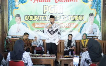 Hadiri Halal Bihalal PGRI, Komang Koheri Ajak Para Guru Beradaptasi dengan Tantangan Zaman