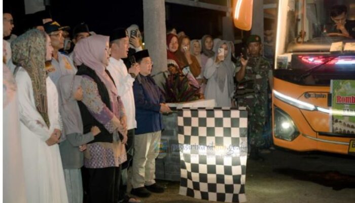 76 Jamaah Haji Asal Pesisir Barat Diberangkatkan ke Tanah Suci, Ini Pesan Bupati