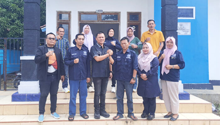 Bangun Sinergi, Ketua YLPK PERARI Lampung Silaturahmi ke Kantor PWI Lamteng