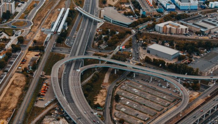 Pentingnya Pengembangan Infrastruktur untuk Mendorong Pertumbuhan Ekonomi Nasional